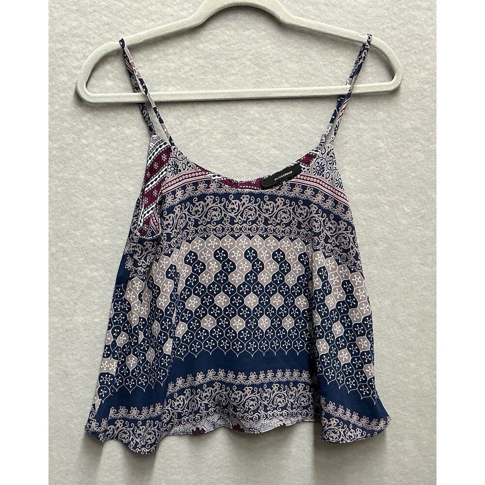 Olivaceous Woman’s Tank Top M Sleeveless Spaghetti Straps Geometric Pattern‎